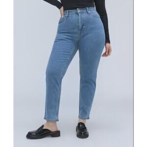 NWT Everlane The Original Curvy Cheeky Straight Jean in Stone Washed Sky